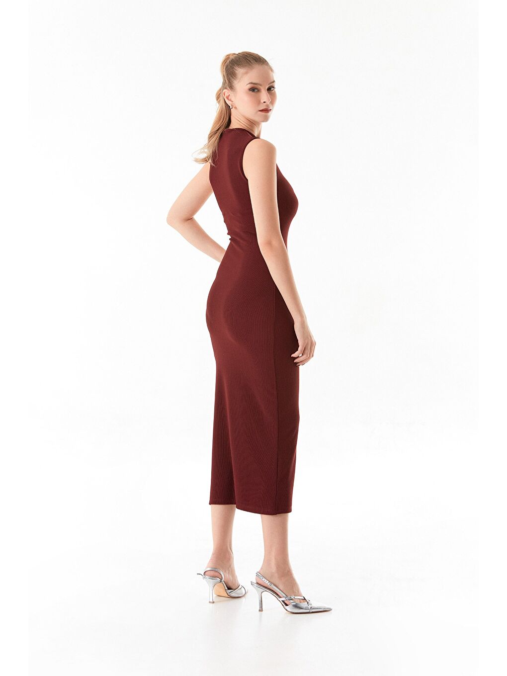 Bordo Fitilli Omzu Pencere Detaylı Taşlı Elbise-2