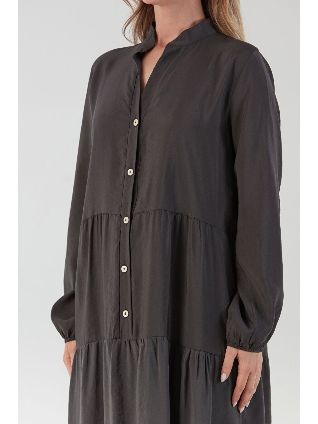 Gri Fullamodest Kolları Lastikli Dik Yaka Elbise-4