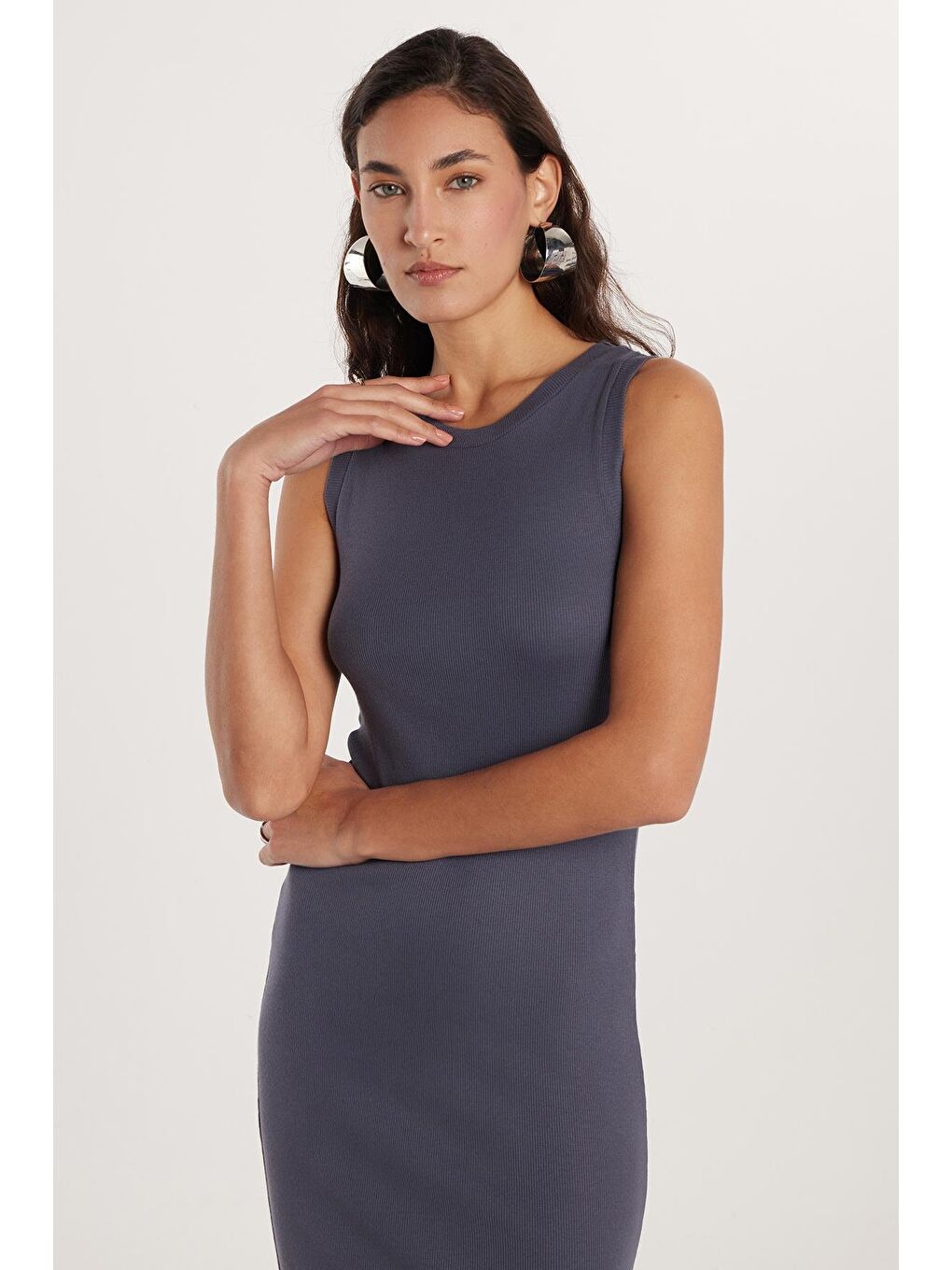 Kadın Slim Fit Dar Kesim Modal Bisiklet Yaka Sıfır Kol Maxi Antrasit Elbise-1