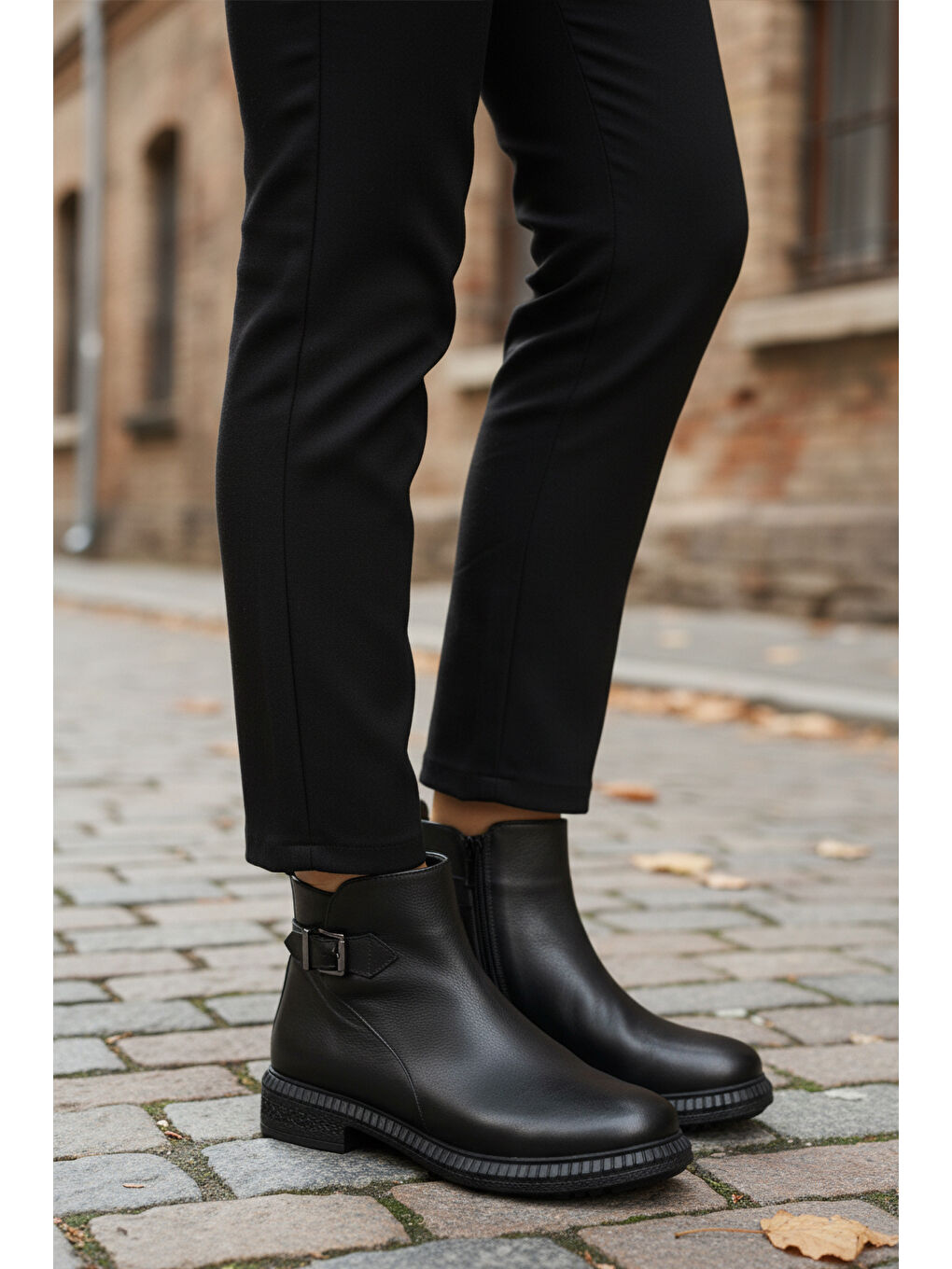 Siyah Hakiki Deri İçi Polarlı Kaymaz Kadın Bot 20913-1 Z-2