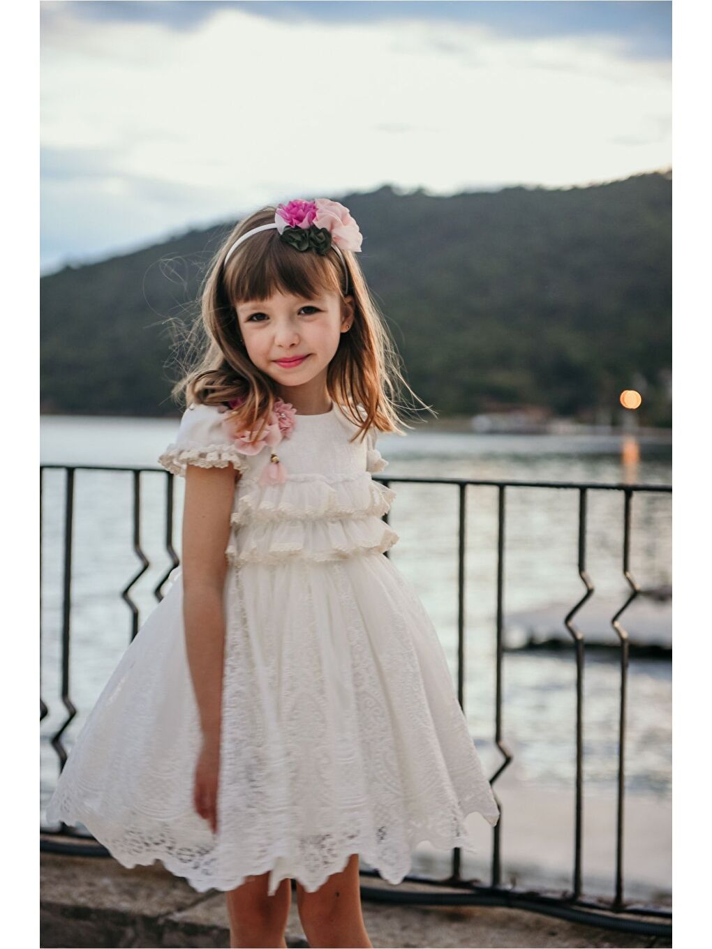 Ekru Özel Tasarım Kız Çocuk Elbise, Dantel Detaylı Kız Çocuk Kısa Elbise, Taç Aksesuarlı Abiye Elbise-3