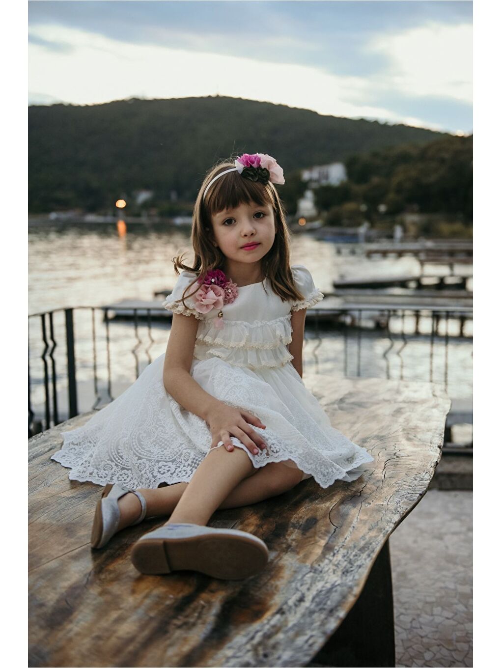 Ekru Özel Tasarım Kız Çocuk Elbise, Dantel Detaylı Kız Çocuk Kısa Elbise, Taç Aksesuarlı Abiye Elbise-5