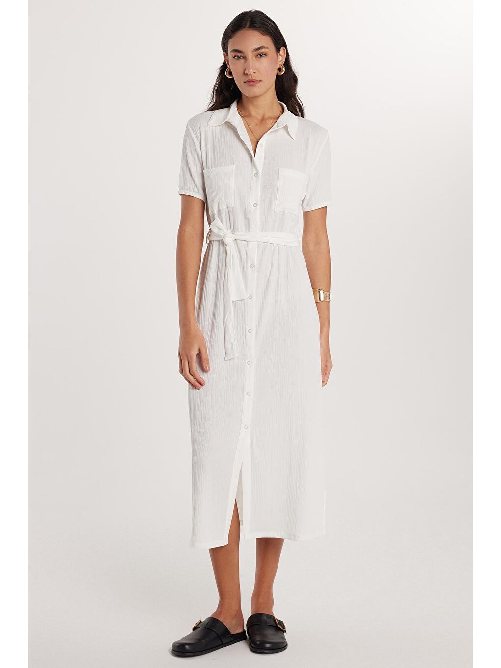 Ekru Kadın Regular Fit Uzun Kollu Klasik Yaka Düğmeli Beyaz Elbise