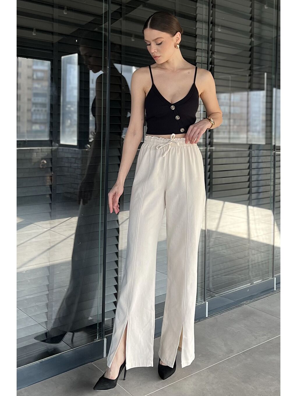 Bej Bel Lastikli Yırtmaçlı Keten Pantolon-1