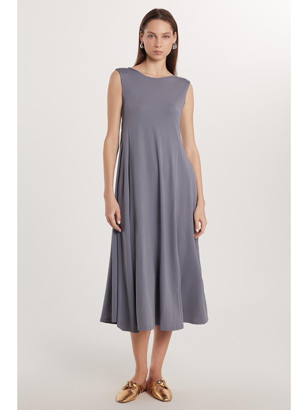 Kadın Regular Fit Asklılı Yan Cepli Bisiklet Yaka Uzun Antrasit Elbise