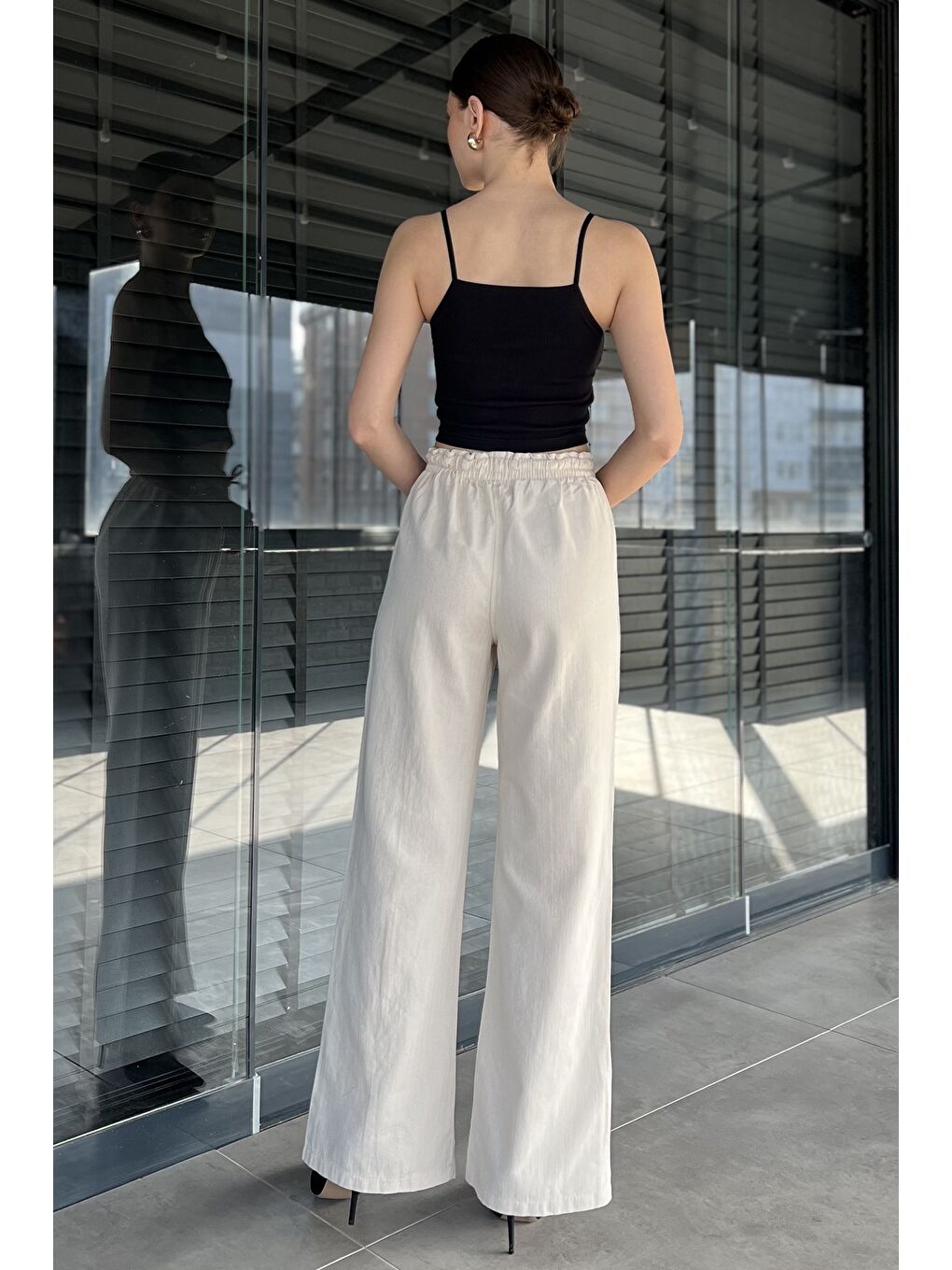 Bej Bel Lastikli Yırtmaçlı Keten Pantolon-2