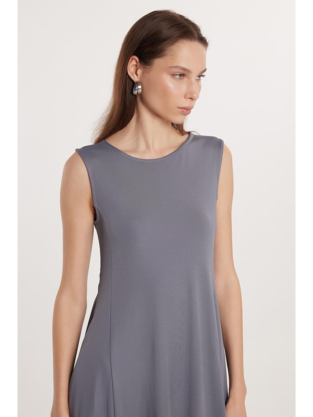 Kadın Regular Fit Asklılı Yan Cepli Bisiklet Yaka Uzun Antrasit Elbise-1