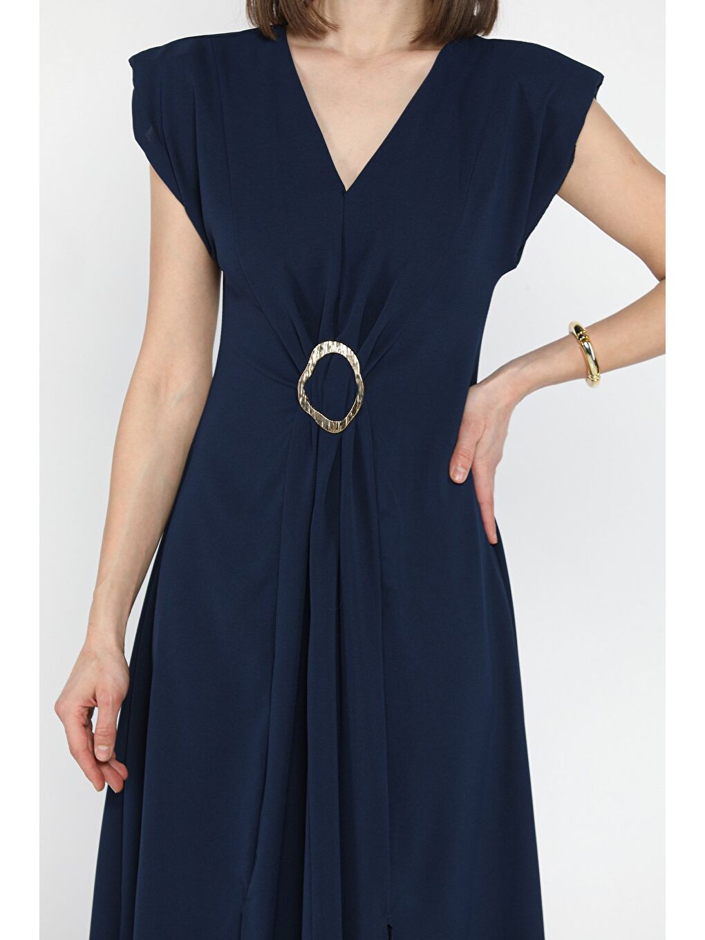 Lacivert V Yaka Vatkalı Toka Detaylı Kadın Elbise-3