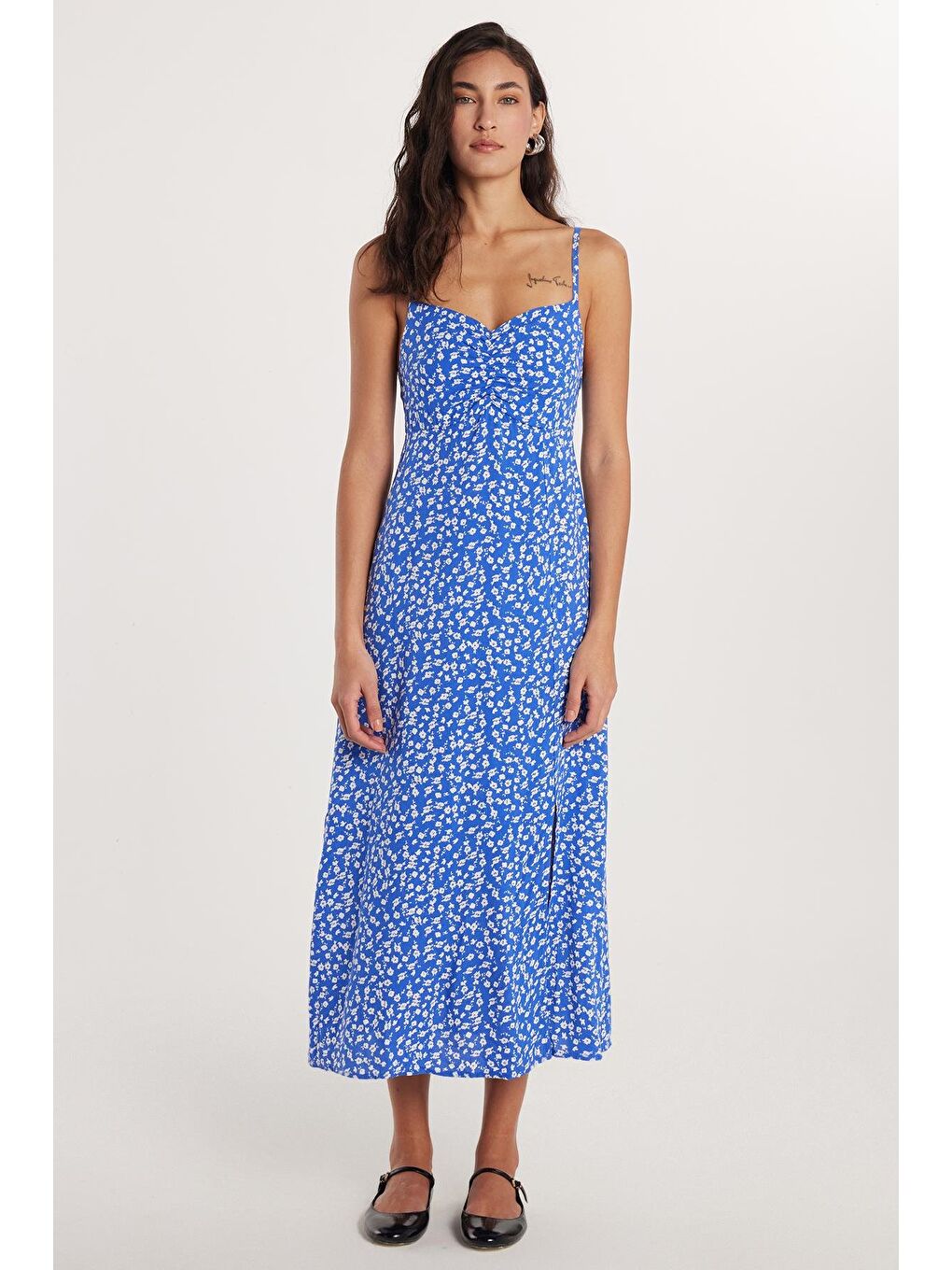 Karışık Kadın Slim Fit Dar Kesim İnce Askılı V Yaka Baskılı Viskon Mavi Elbise-3