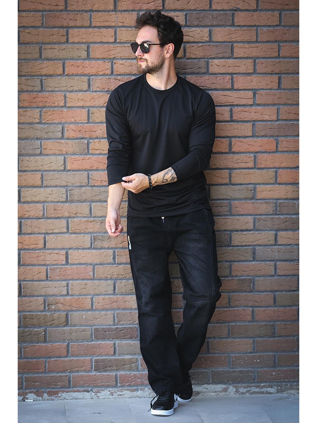 Siyah Betti Slim Fit Elastanlı Petek Kumaş Bisiklet Yaka Erkek Uzun Kol Tshirt-1