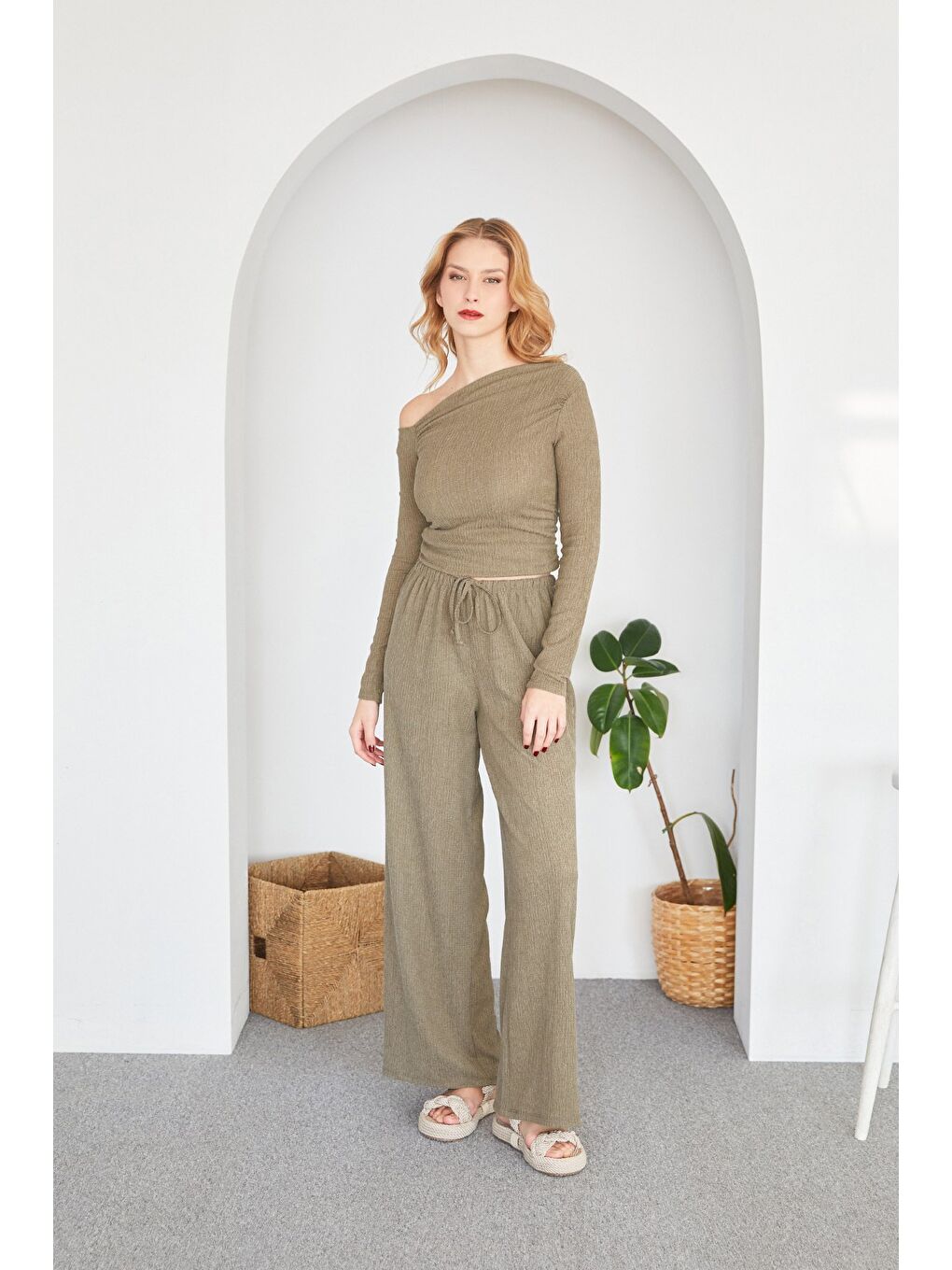 Haki Beli Lastikli Bürümcük Kumaş Palazzo  Pantolon-1