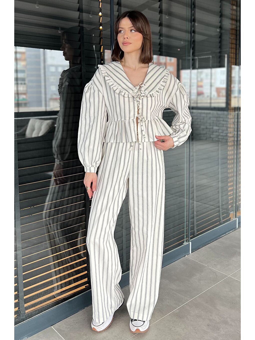 Ekru Kadın Bebe Yaka Ön Bağlamalı Bluz Pantolon İkili Takım