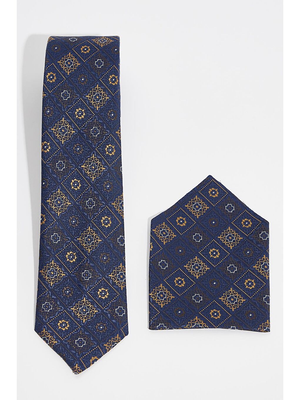 Karışık Desenli Klasik Cep Mendilli Erkek Kravat-1