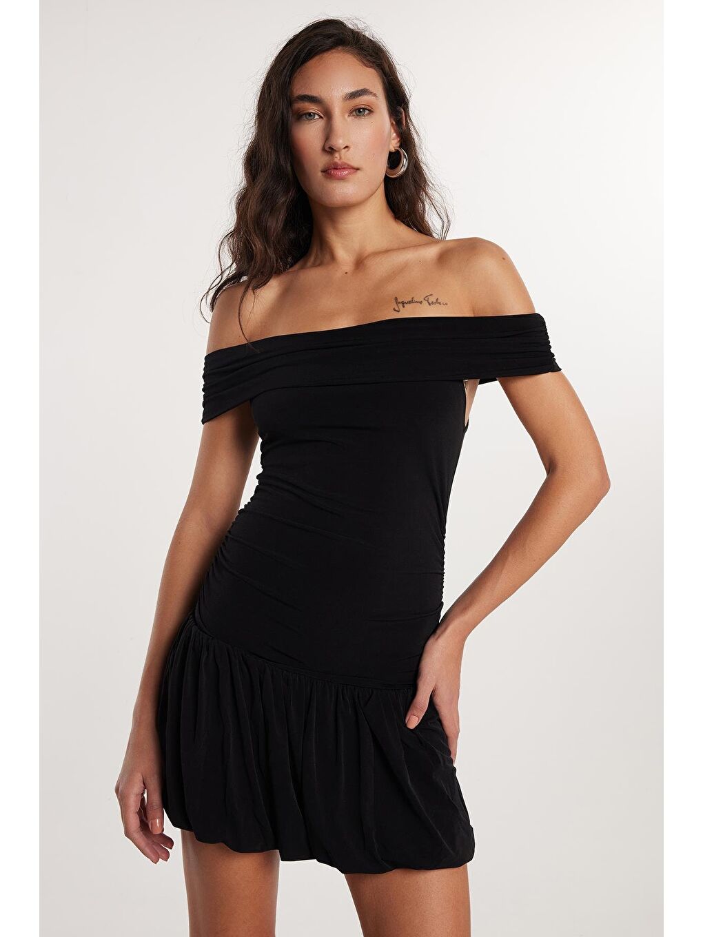 Kadın Slim Fit Dar Kesim Straplez Siyah Midi Elbise