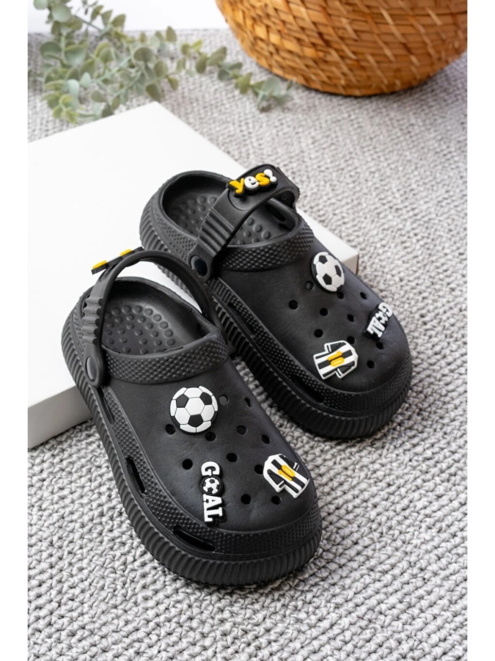 Siyah Unisex Çocuk Figürlü Sticker Sandalet-terlik