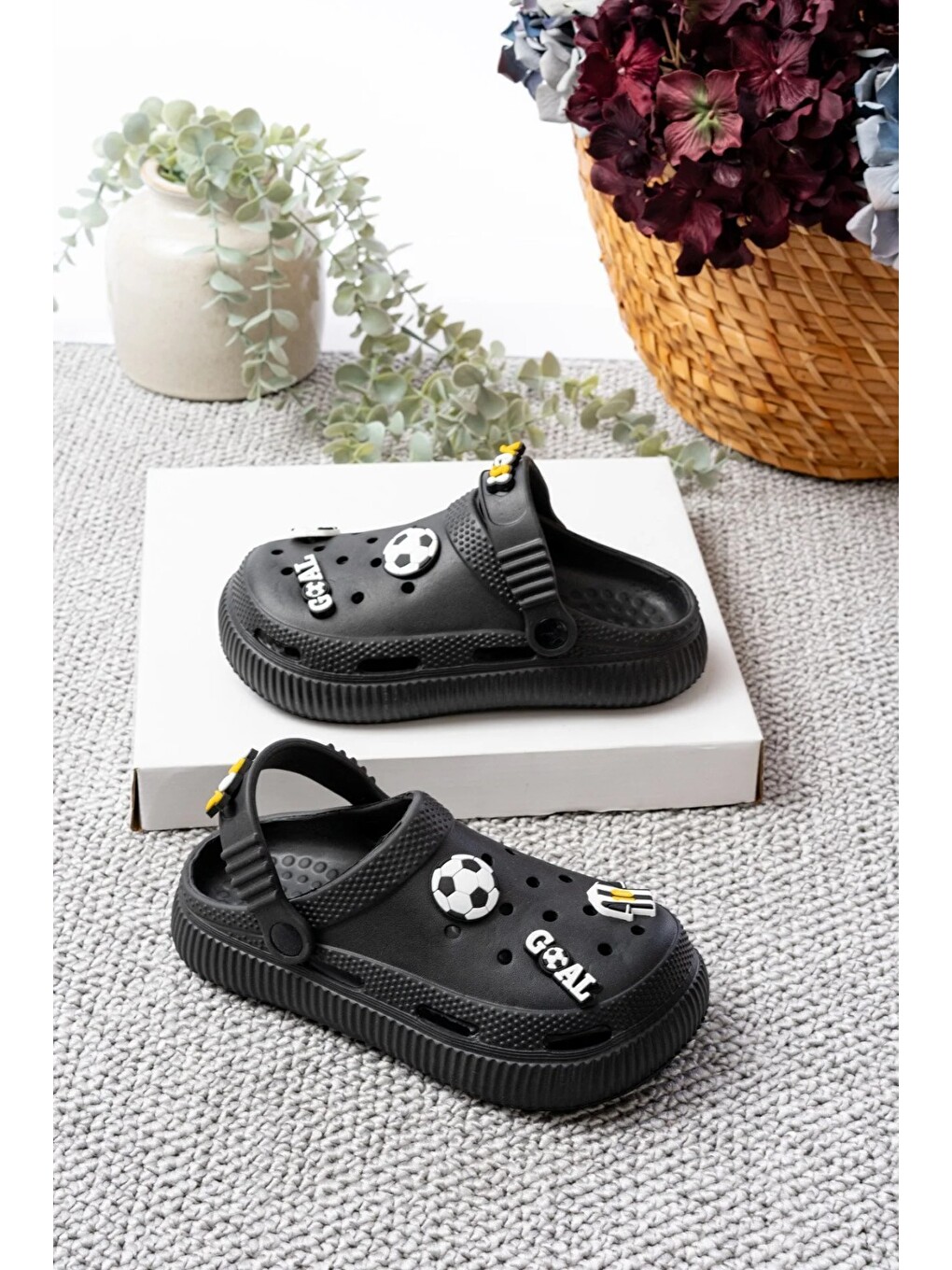 Siyah Unisex Çocuk Figürlü Sticker Sandalet-terlik-1