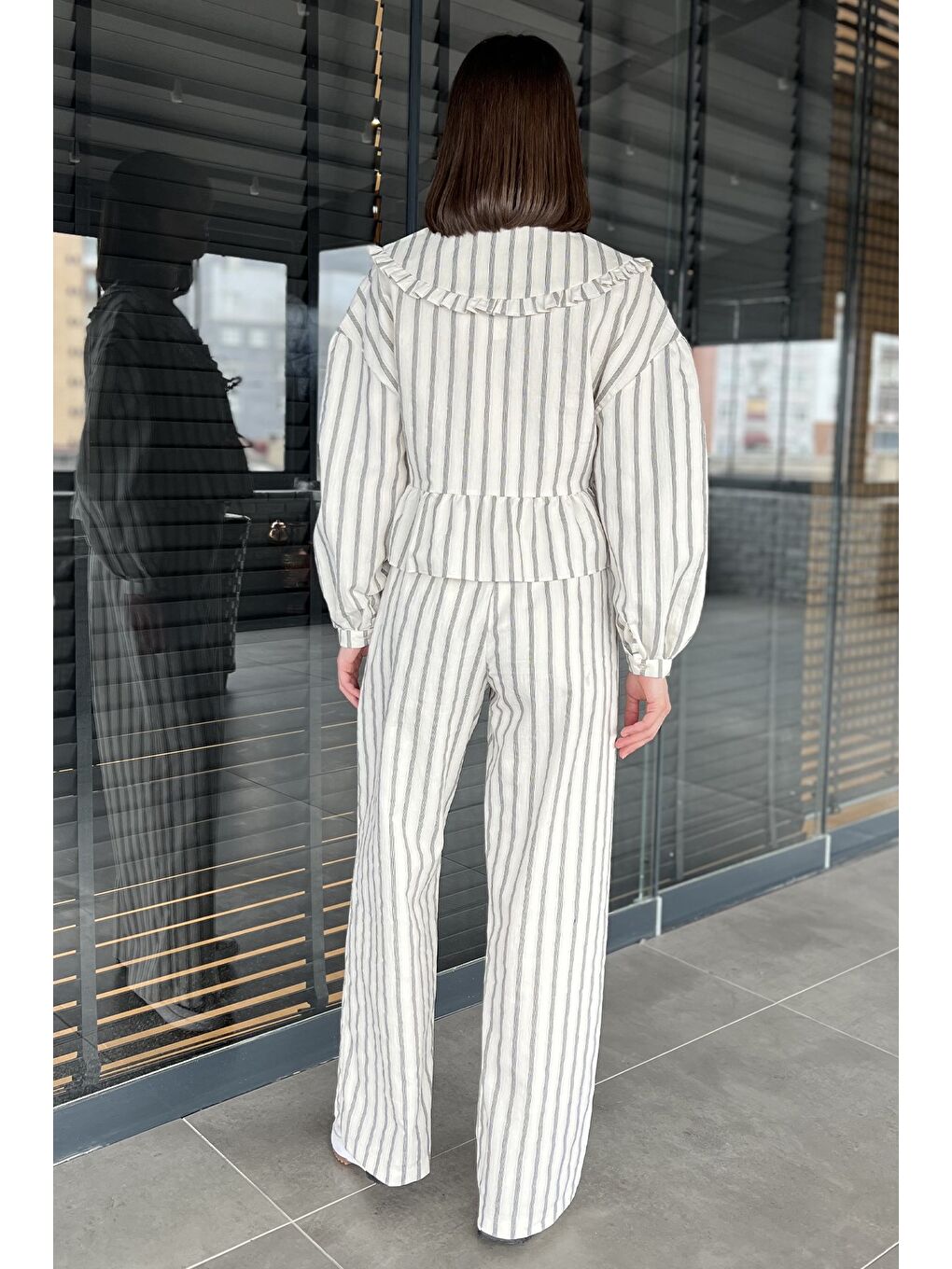 Ekru Kadın Bebe Yaka Ön Bağlamalı Bluz Pantolon İkili Takım-2