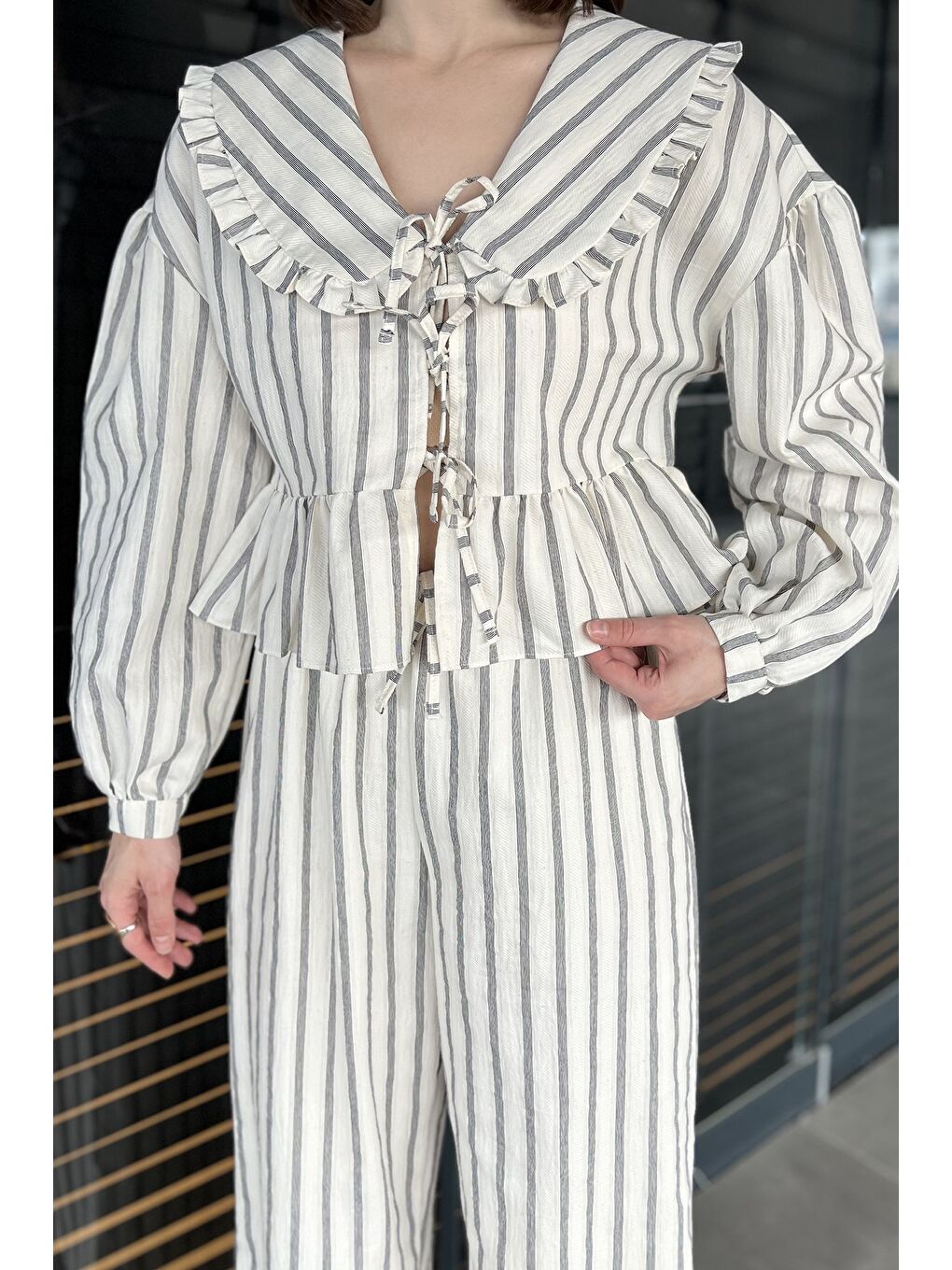 Ekru Kadın Bebe Yaka Ön Bağlamalı Bluz Pantolon İkili Takım-3