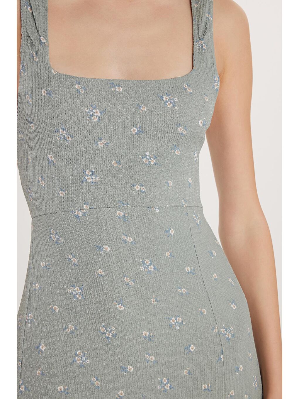 Karışık Kadın Slim Fit Dar Kesim İnce Askılı Kare Yaka Baskılı Gofre Kumaş Haki Elbise-2