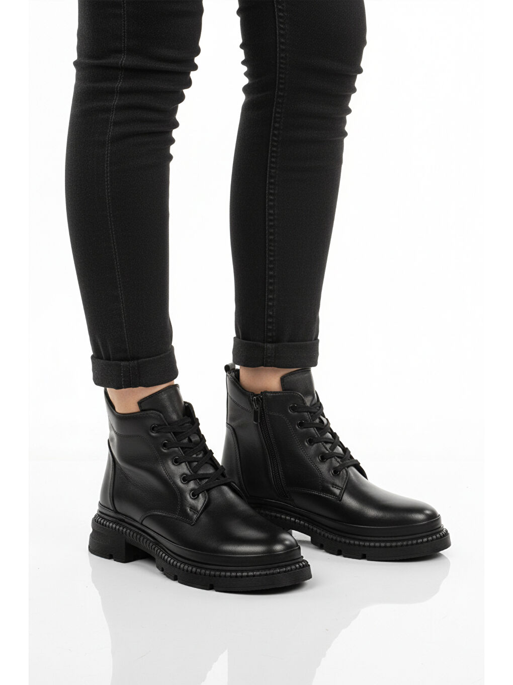 Siyah Hakiki Deri İçi Polarlı Kadın Bot Z505 Z