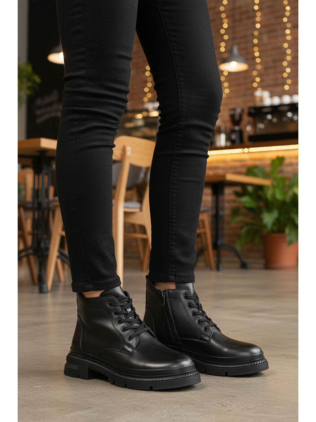 Siyah Hakiki Deri İçi Polarlı Kadın Bot Z505 Z-2
