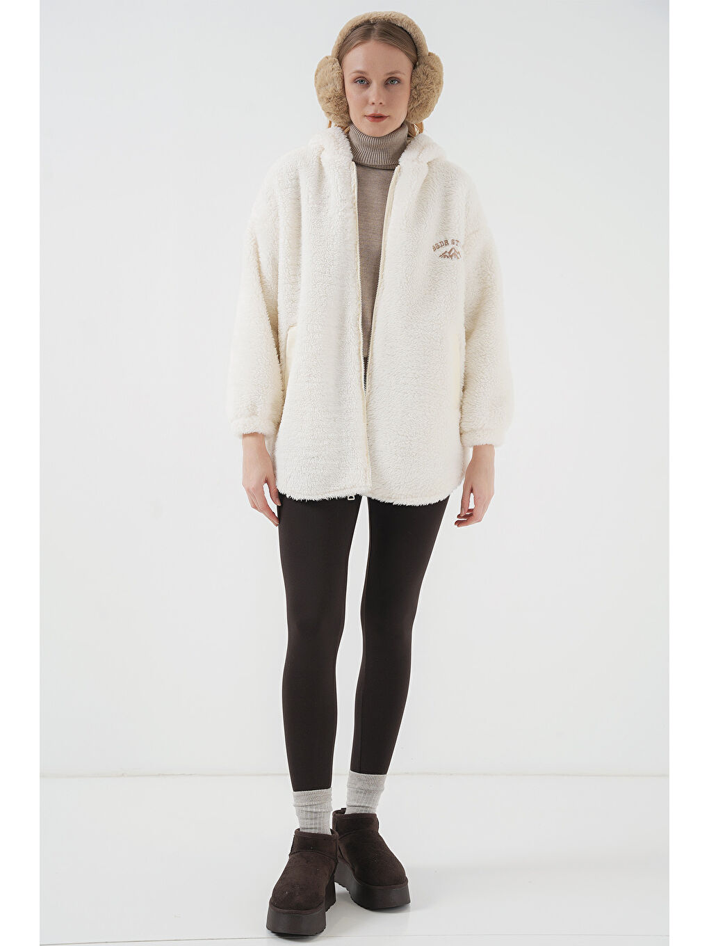 9102 Oversize Kapüşonlu Beyaz Pelüş Kaban-4