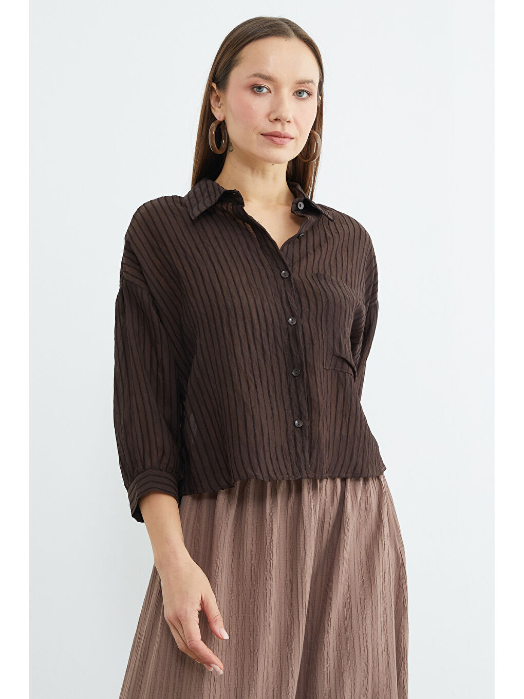 Kahverengi Çizgili Jakarlı Tek Cepli Gömlek-1