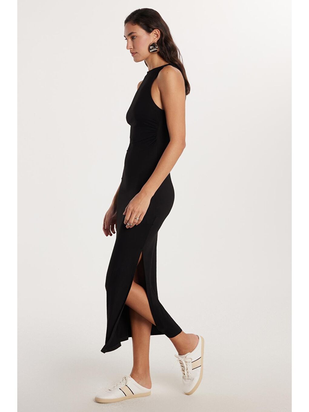 Kadın Modal Kumaş Slim Fit Dar Kesim Sıfır Kol Bisiklet Yaka Siyah Elbise-1