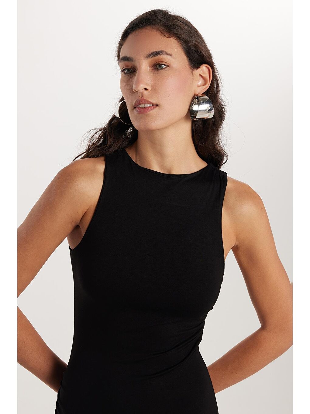 Kadın Modal Kumaş Slim Fit Dar Kesim Sıfır Kol Bisiklet Yaka Siyah Elbise-2