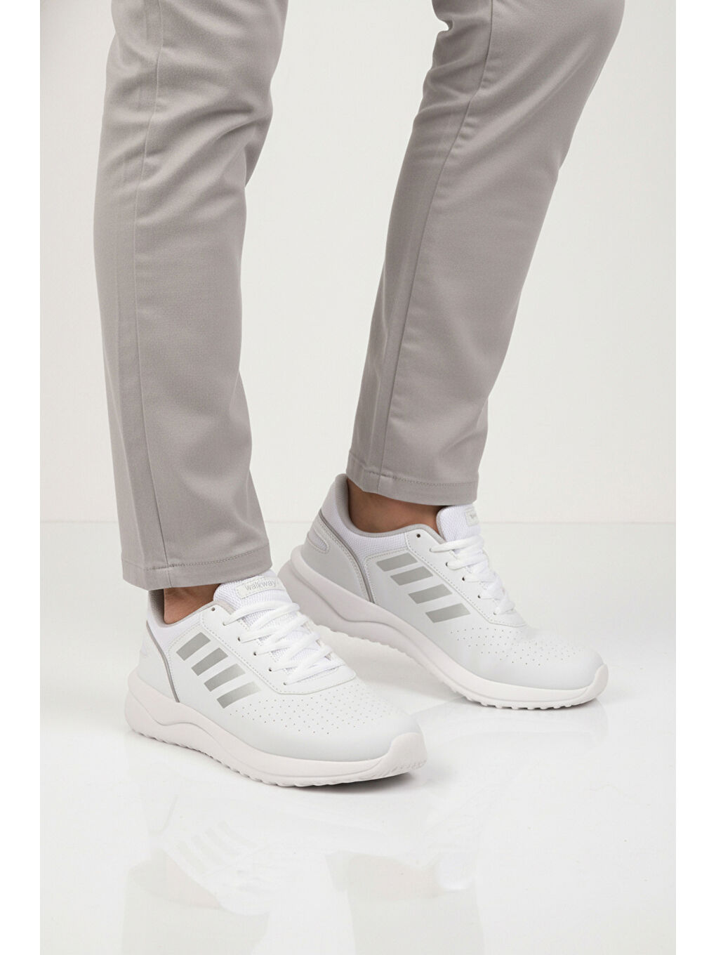 Beyaz Bağcıklı Hafif Esnek Erkek Spor Ayakkabı Nereus M