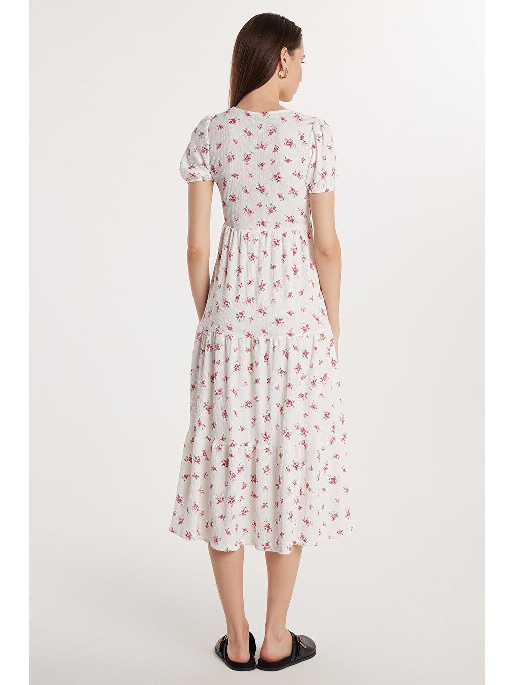 Kadın Slim Fit Dar Kesim Kısa Kollu Baskılı Gofre V Yaka Beyaz Elbise-4