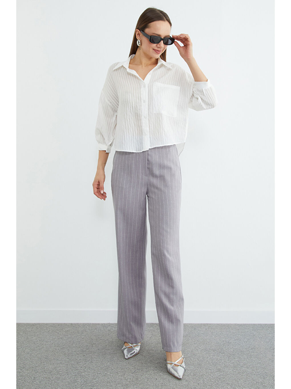 Beyaz Çizgili Jakarlı Tek Cepli Gömlek-3