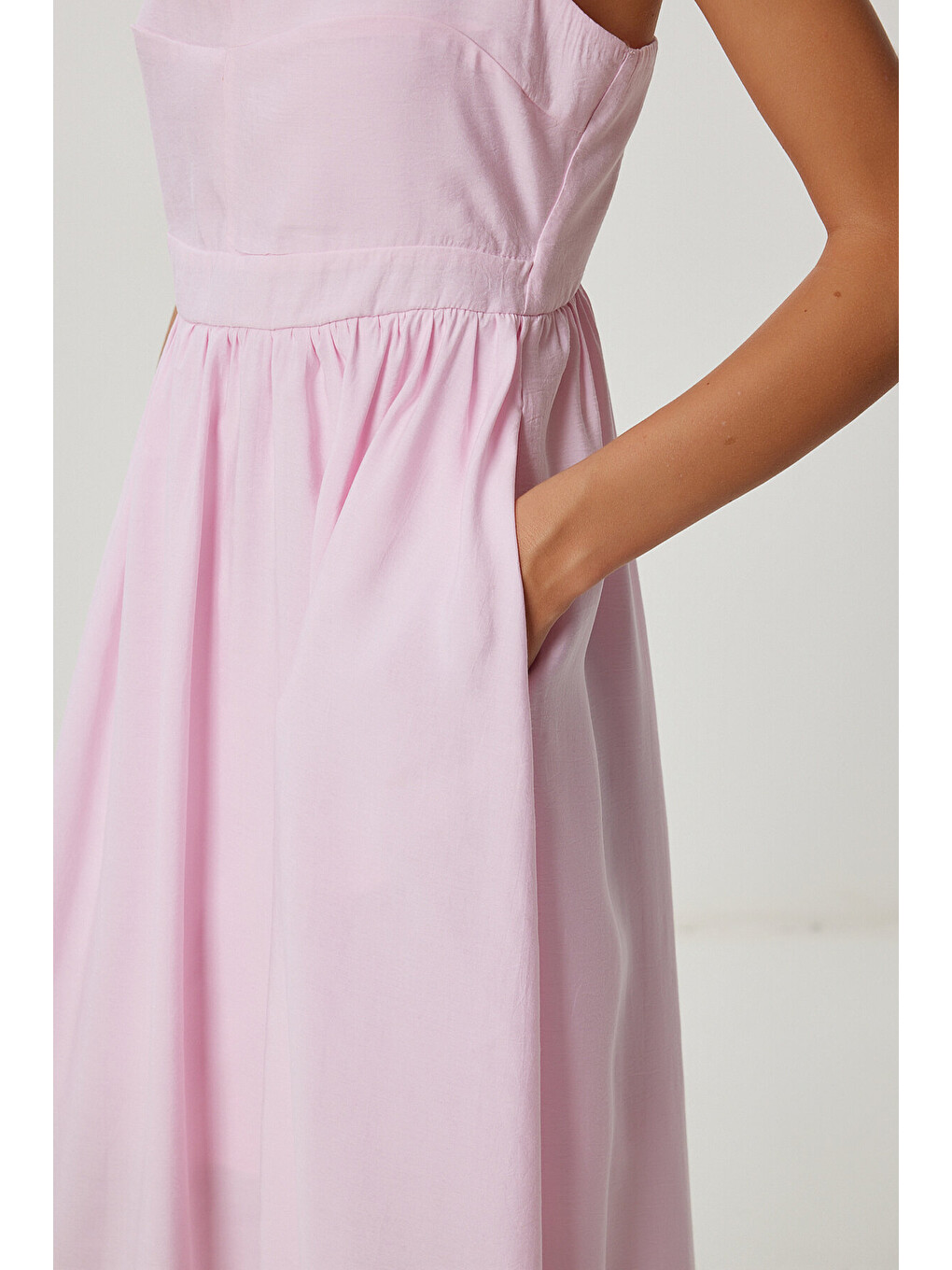 Pembe Boncuk Detaylı Askılı Yazlık Modal Elbise ŞEKER PEMBE LUB0141-4
