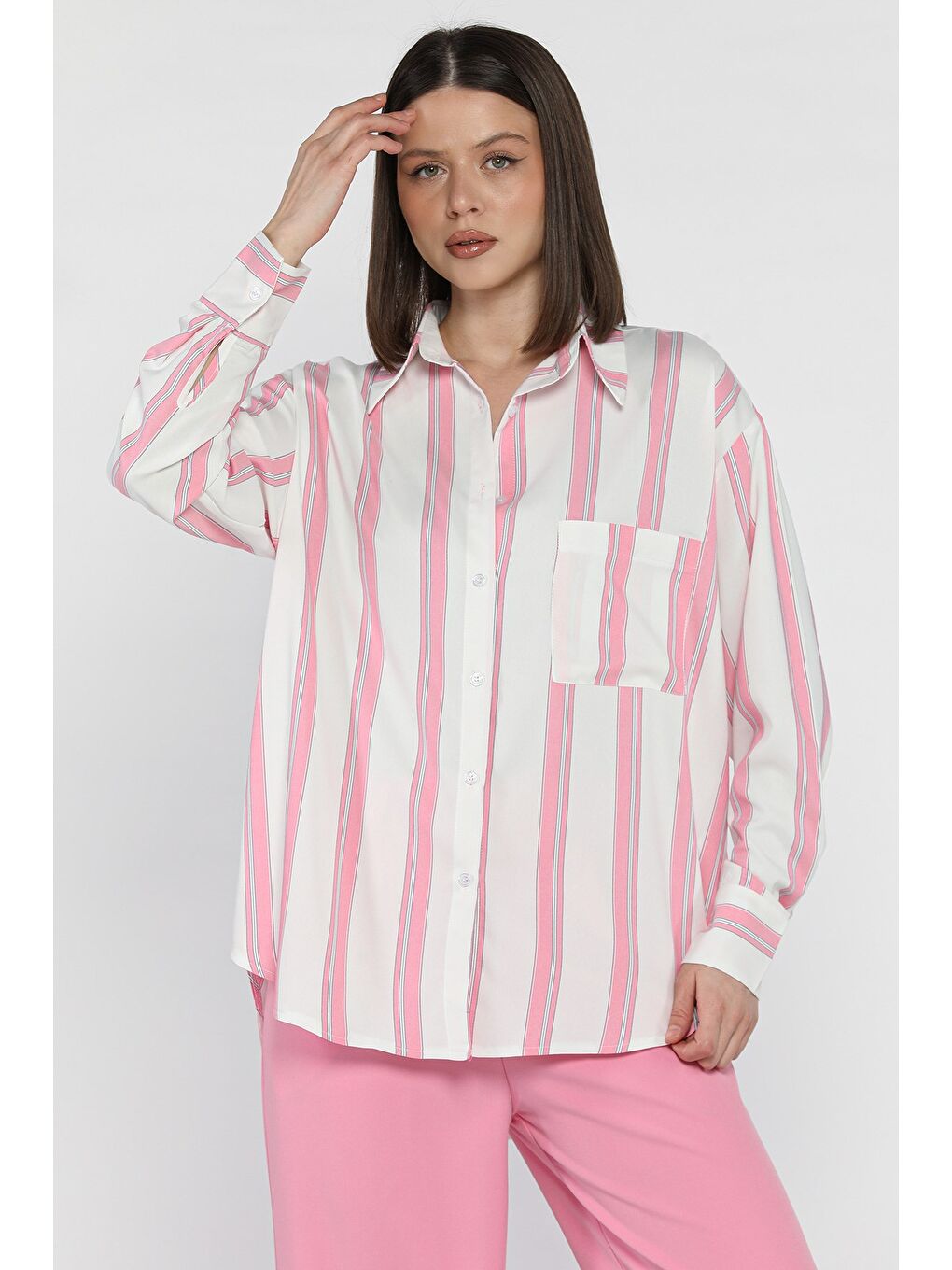 Beyaz Kadın Tek Cepli Çizgi Desenli Salaş Gömlek