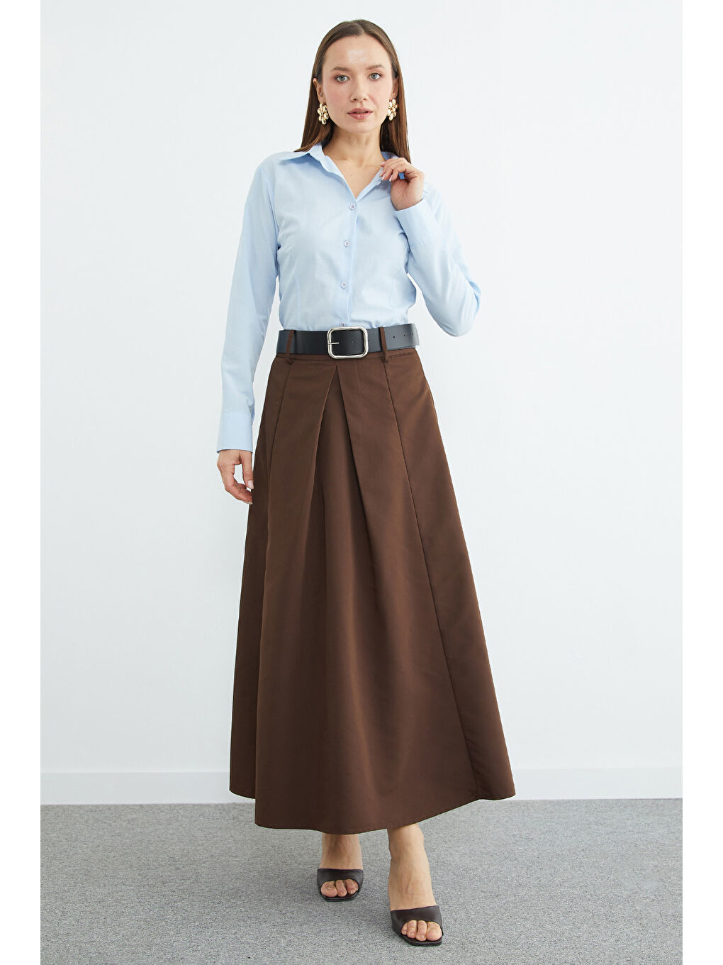 Kahverengi Kemerli Pileli Maxi Boy Etek-3