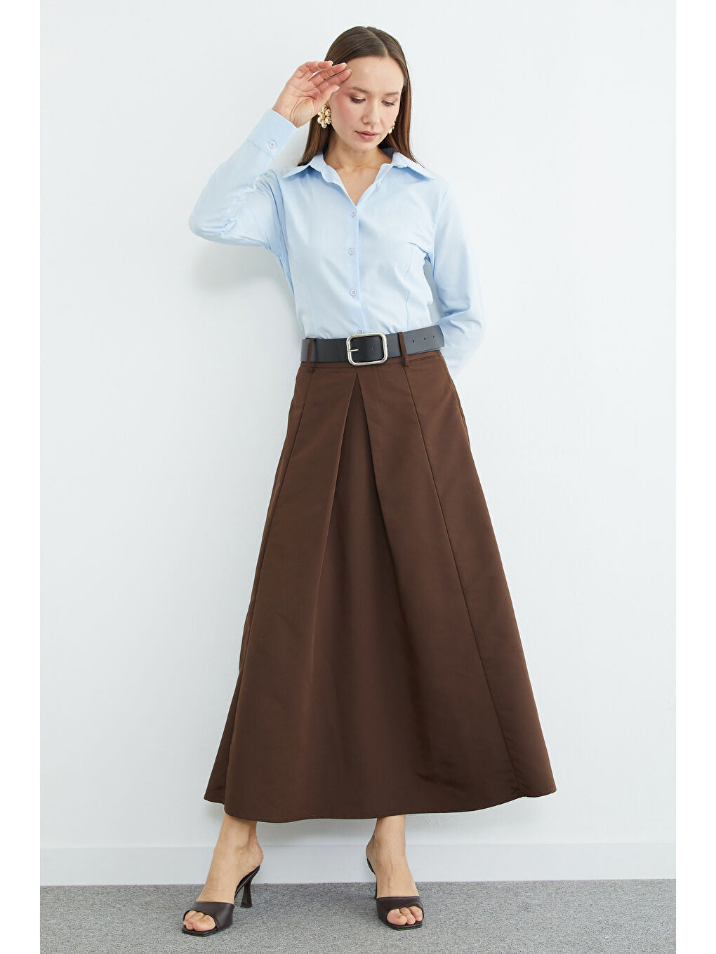 Kahverengi Kemerli Pileli Maxi Boy Etek-4