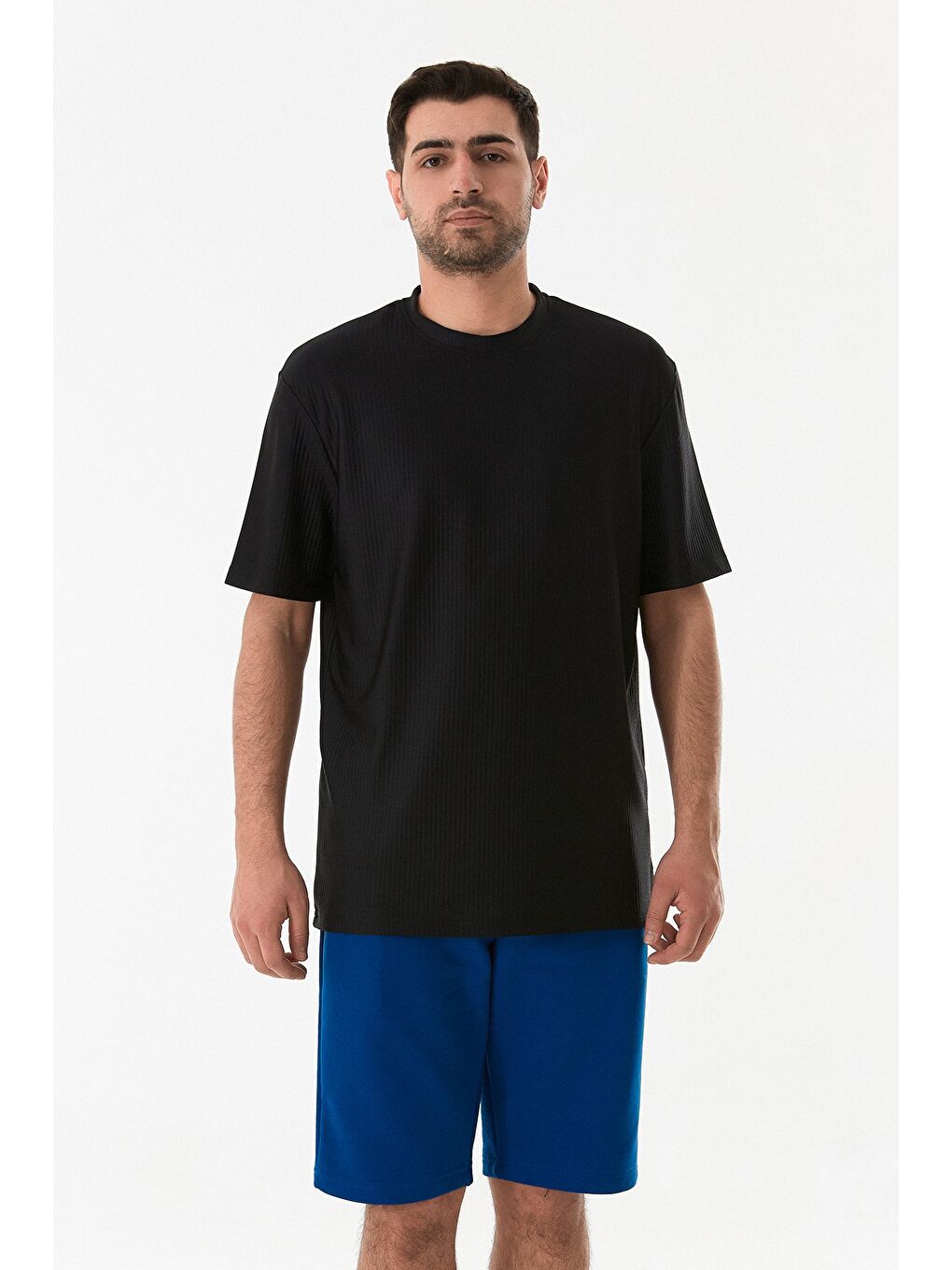 Siyah Jakarlı Bisiklet Yaka Tişört