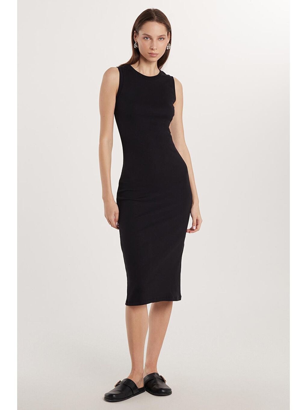 Kadın Slim Fit Dar Kesim Modal Bisiklet Yaka Sıfır Kol Maxi Siyah Elbise