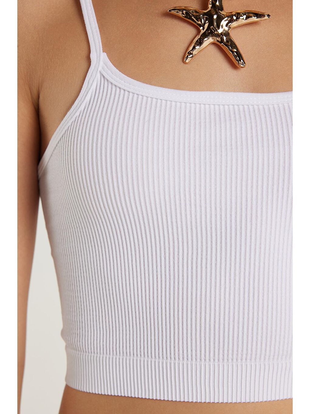 Kadın Slim Fit Dar Kesim İnce Askılı U Yaka Beyaz Crop Atlet-2