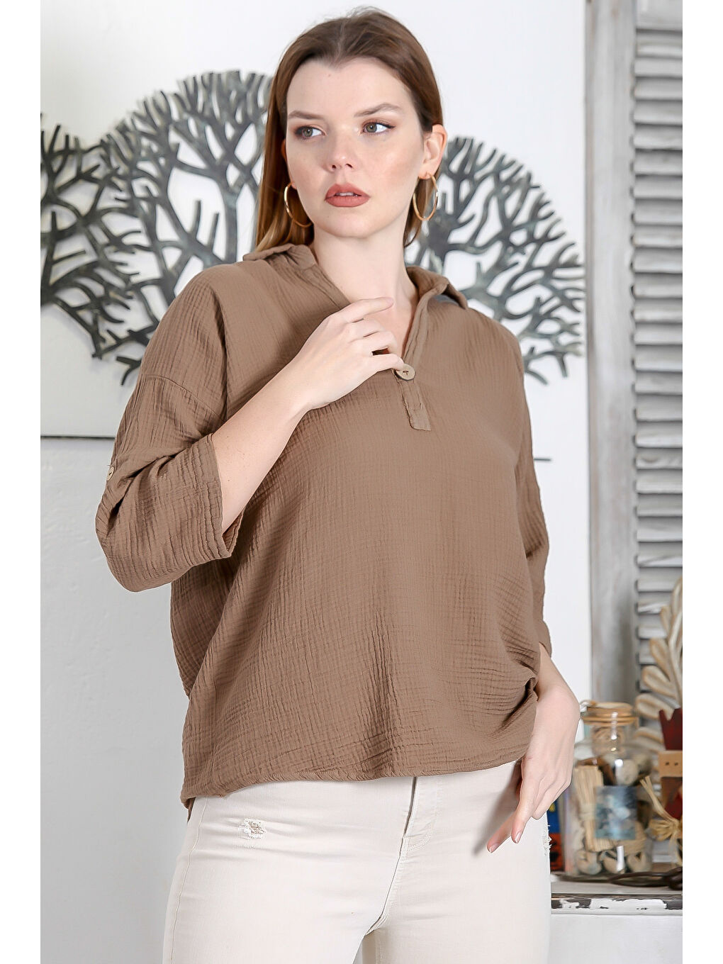 Kahverengi Camel Gömlek Yaka Düğmeli 3/4 Kol Düğmeli Casual Müslin Dokuma Bluz-2