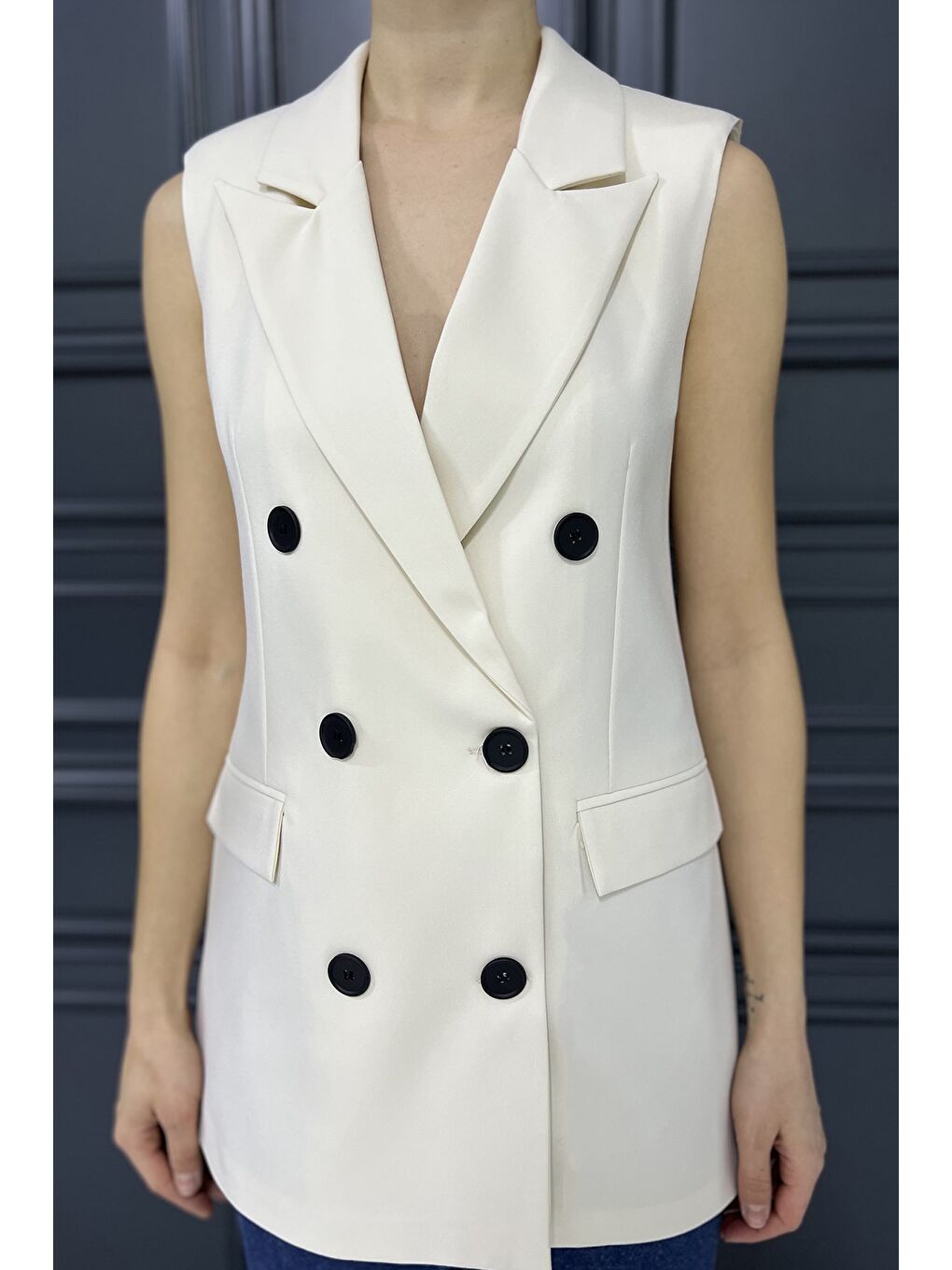 Ekru Kadın Kruvaze Yaka Astarlı Yelek-3