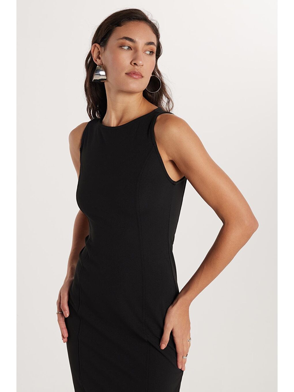 Kadın Slim Fit Dar Kesim Askılı Bisiklet Yaka Siyah Elbise-1