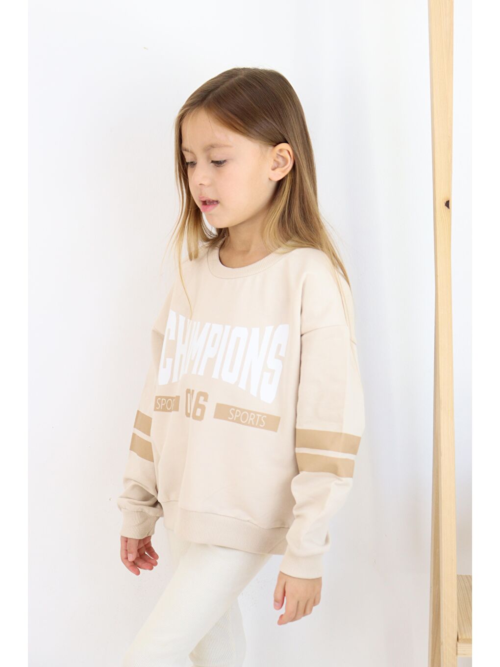 Bej Champions Baskılı Sweat-4