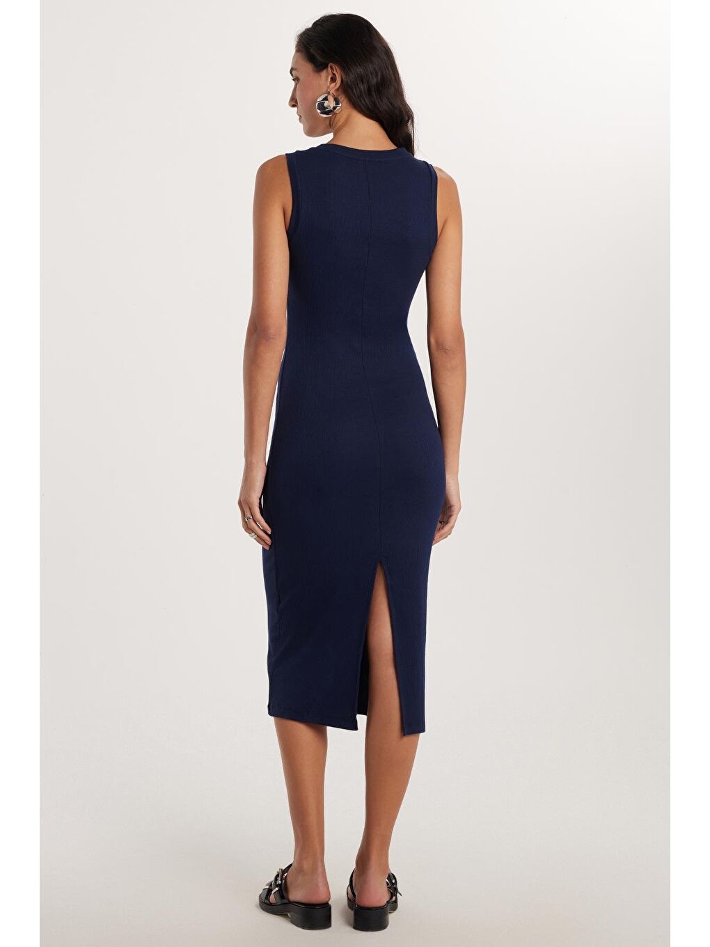 Kadın Slim Fit Dar Kesim Modal Bisiklet Yaka Sıfır Kol Maxi Lacivert Elbise-4