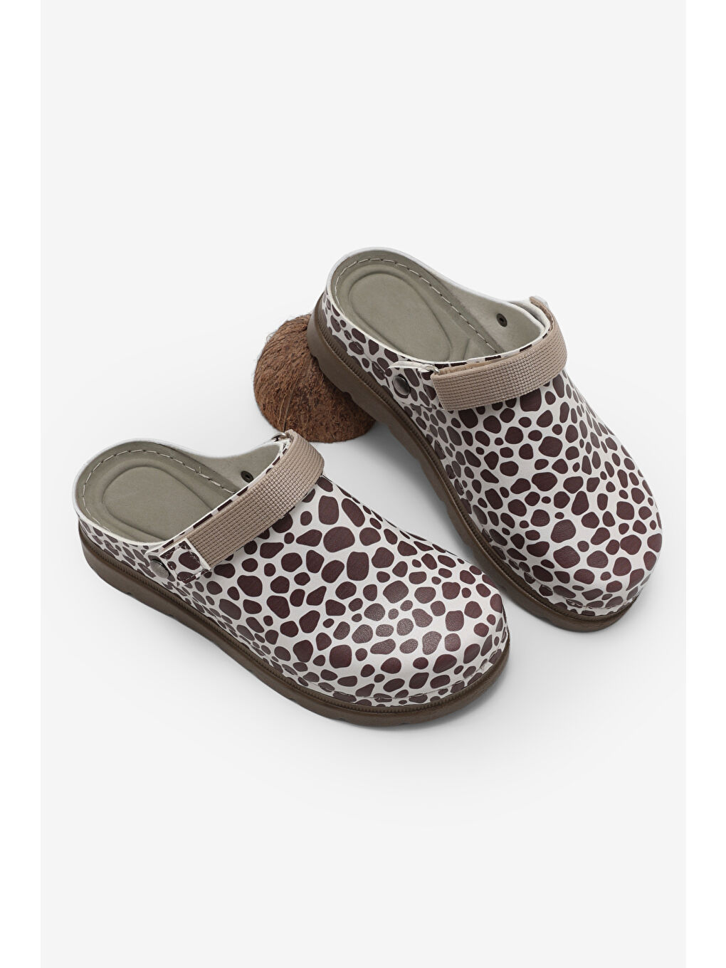 Kadın Kahverengi Rahat Kalıp Şeritli Desenli Sandalet-4