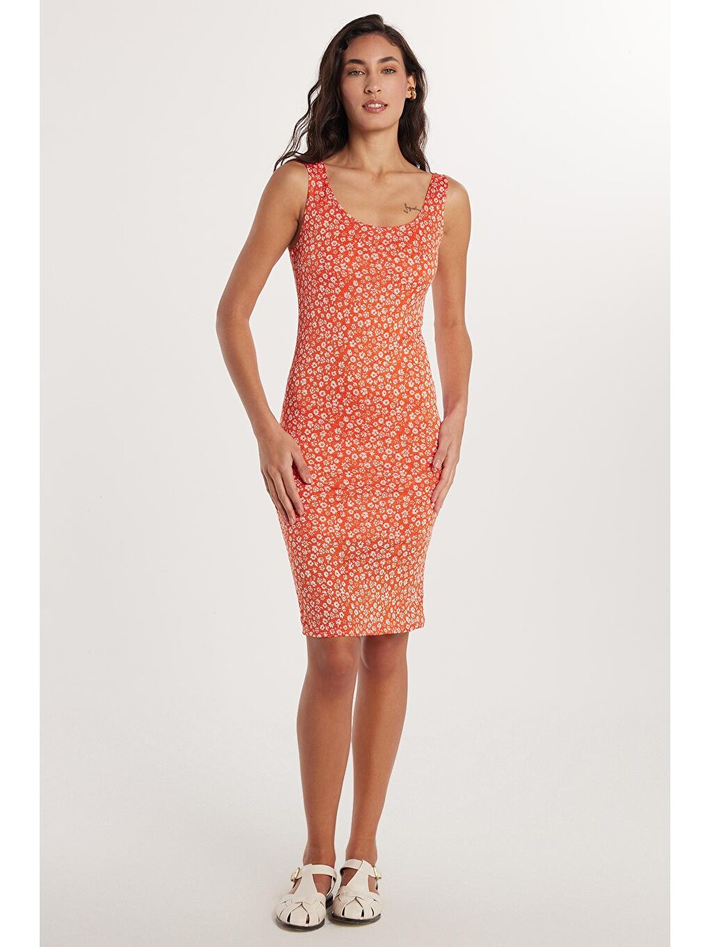 Karışık Kadın Slim Fit Dar Kesim Kalın Askılı U Yaka Baskılı Elbise