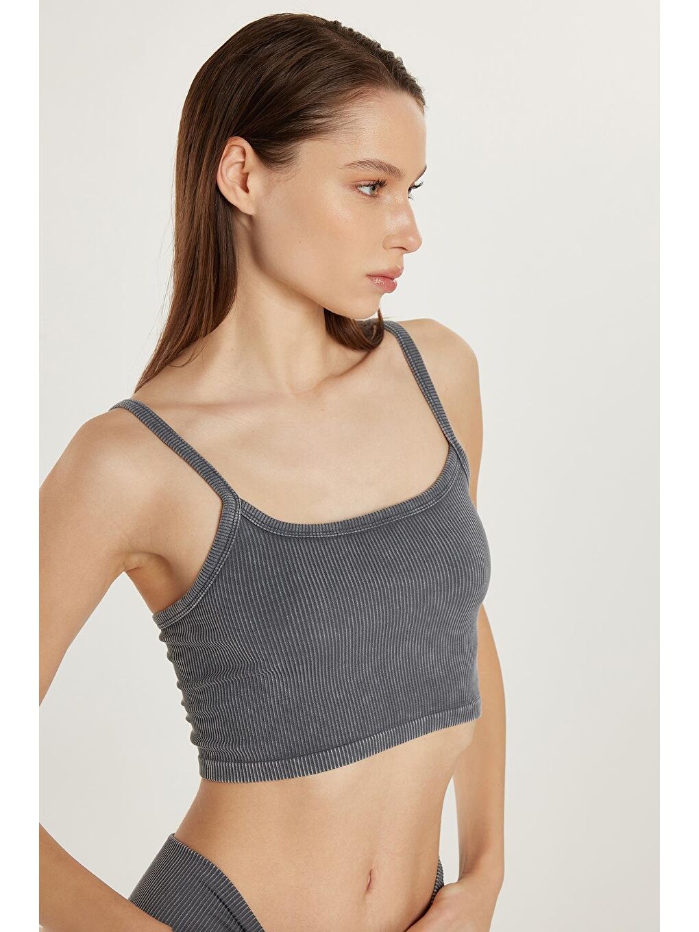 Kadın Slim Fit Kare Yaka Düz Basic Gri Crop Atlet-1