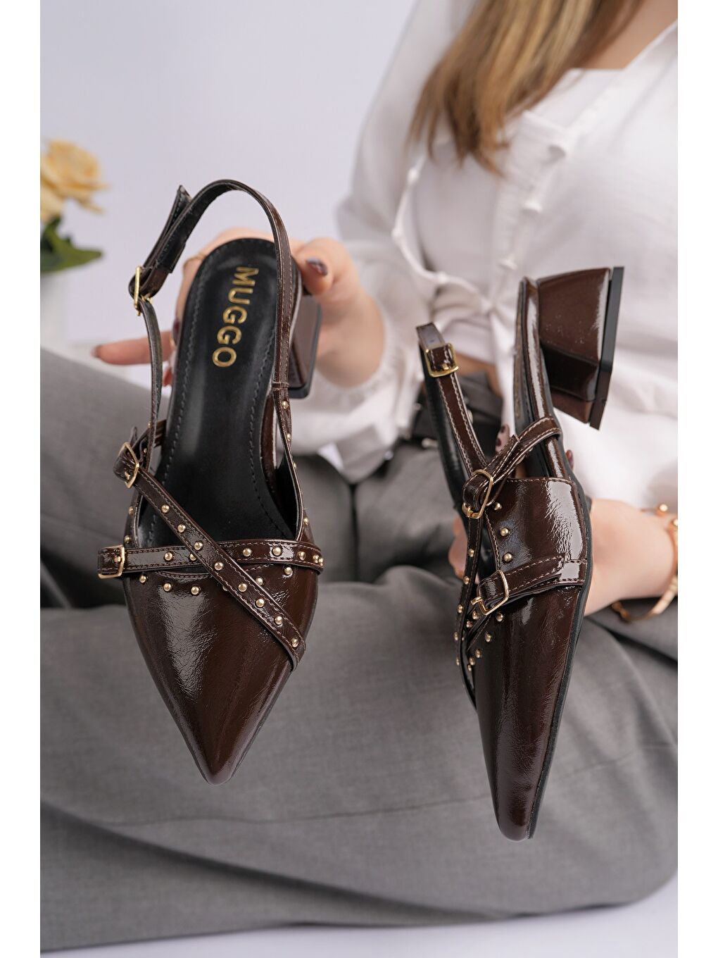 Kahverengi JOLY Sivri Burun Arkası Açık Metal Aksesuarlı Kadın Kısa Topuklu Ayakkabı-2