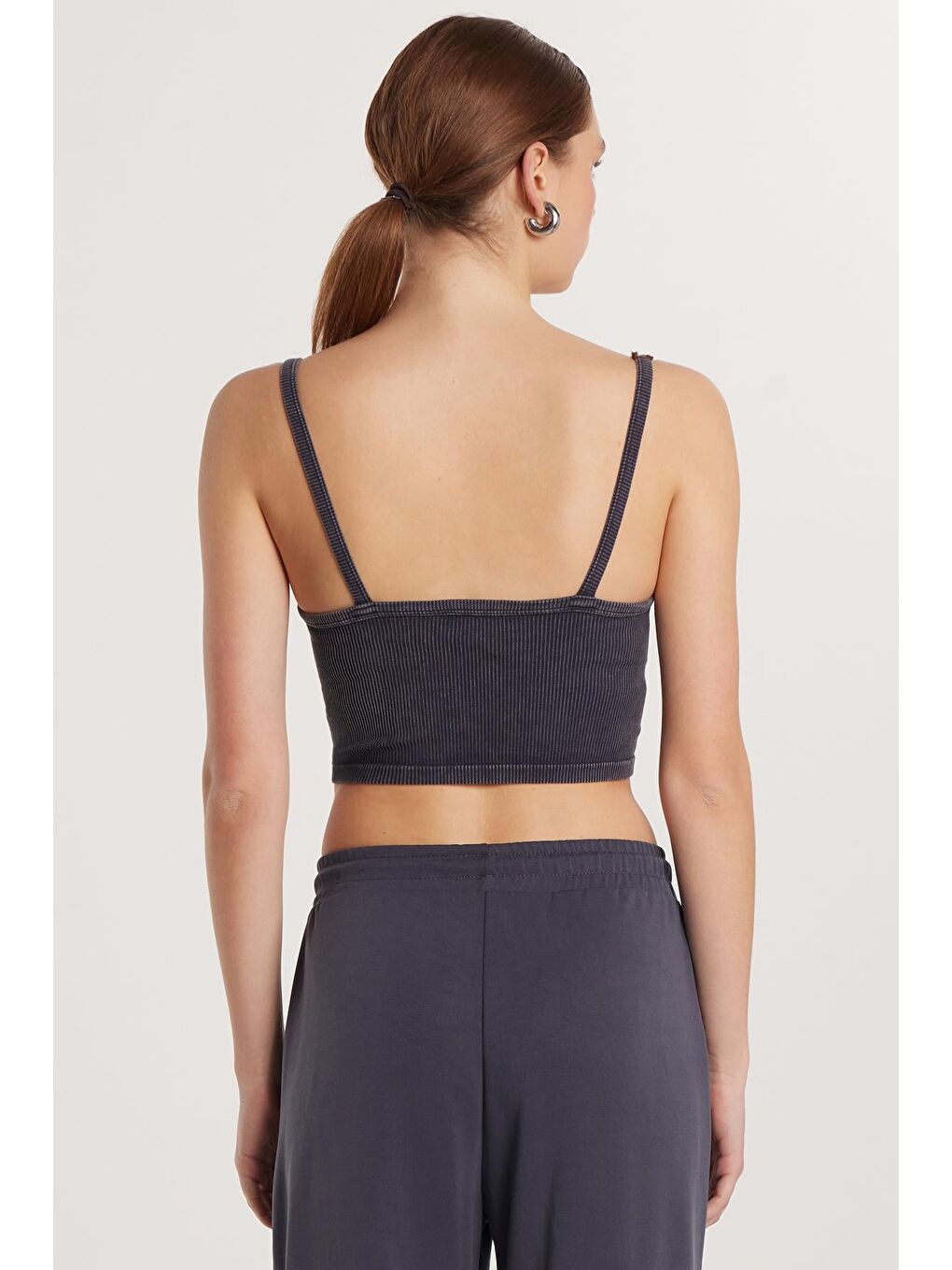 Kadın Slim Fit Kare Yaka Düz Basic Antrasit Crop Atlet-4