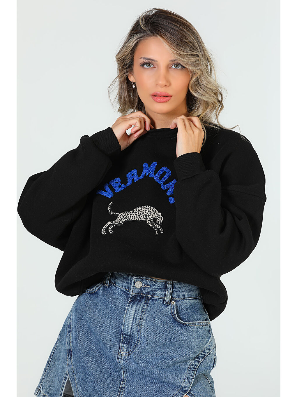 GÜLSELİ Siyah Kadın Bisiklet Yaka Ön Baskılı Üç İplik Şardonlu Oversize Sweatshirt - 3